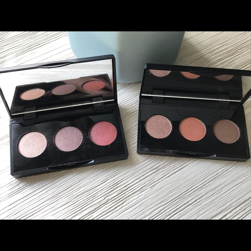 Farmasi eyeshadow palettes.